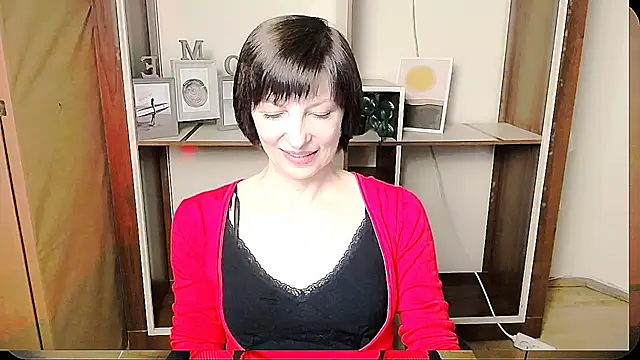 Snapshot of _AngeliaFlow_ chatting on June 2026 08:15:01 AM AngeliaFlow online show from June 2026 08:15:01 AM