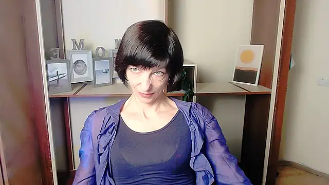 Snapshot of _AngeliaFlow_ chatting on September 2025 06:30:01 AM AngeliaFlow online show from September 2025 06:30:01 AM