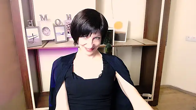  AngeliaFlow  online show from December 2025 03:32:02 PM