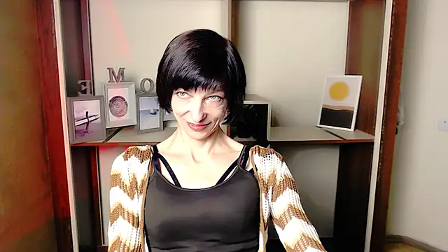 Snapshot of _AngeliaFlow_ chatting on September 2025 06:52:02 AM AngeliaFlow online show from September 2025 06:52:02 AM