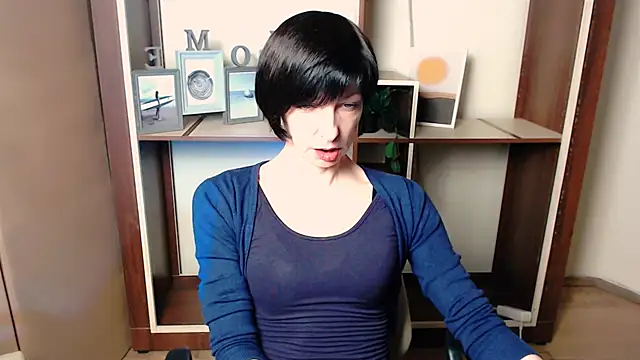  AngeliaFlow  online show from December 2025 07:12:01 AM