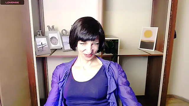 Snapshot of _AngeliaFlow_ chatting on October 2025 06:37:01 AM AngeliaFlow online show from October 2025 06:37:01 AM