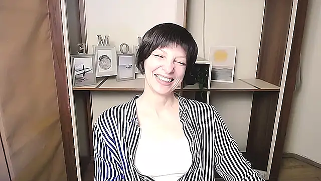  AngeliaFlow  online show from February 2026 10:17:02 AM