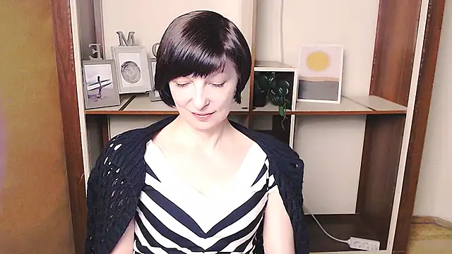  AngeliaFlow  online show from April 2026 09:49:01 AM