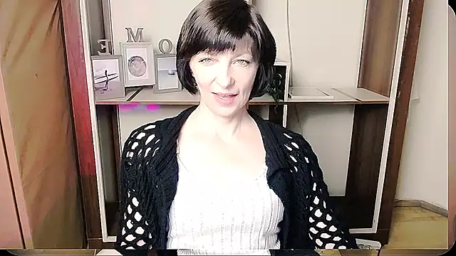 Snapshot of _AngeliaFlow_ chatting on June 2026 07:17:02 AM AngeliaFlow online show from June 2026 07:17:02 AM