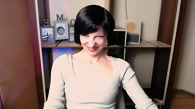  AngeliaFlow  online show from December 2025 07:44:01 AM