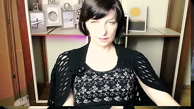 Snapshot of _AngeliaFlow_ chatting on July 2026 06:36:01 AM AngeliaFlow online show from July 2026 06:36:01 AM