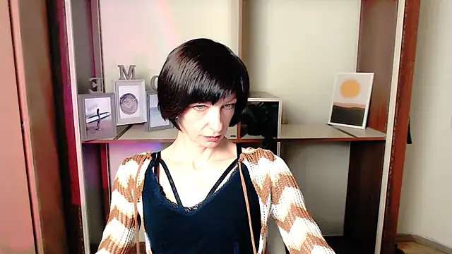 Snapshot of _AngeliaFlow_ chatting on October 2025 06:48:02 AM AngeliaFlow online show from October 2025 06:48:02 AM