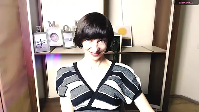  AngeliaFlow  online show from October 2025 07:40:01 AM