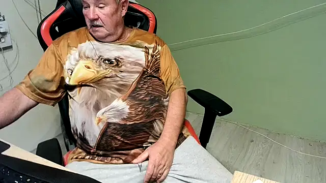 Snapshot of barenfan chatting on March 2025 10:29:02 PM barenfan online show from March 2025 10:29:02 PM