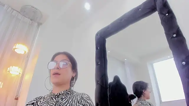 lolyyuno online show from February 2025 09:23:01 PM