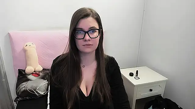 Snapshot of CarolineFlirt chatting on March 2026 03:50:02 PM CarolineFlirt online show from March 2026 03:50:02 PM