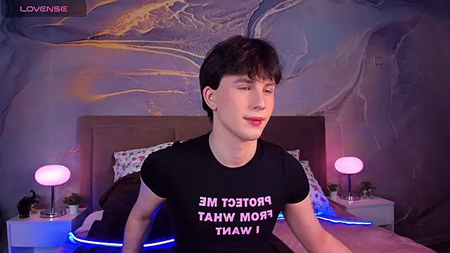 Snapshot of AdrianoAubert chatting on December 2025 10:16:02 AM AdrianoAubert online show from December 2025 10:16:02 AM