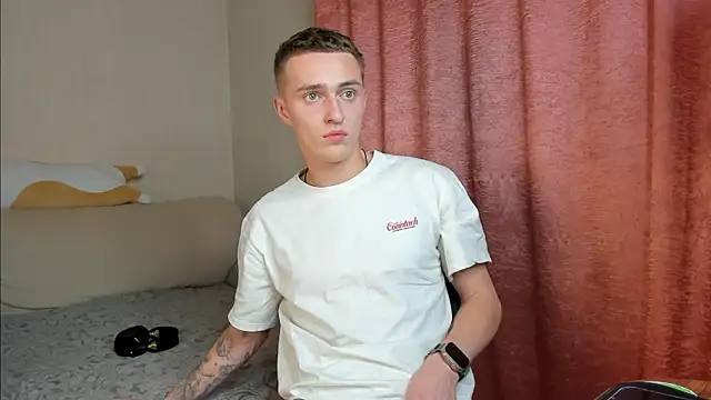 crazybottom99 online show from October 2025 06:38:02 PM