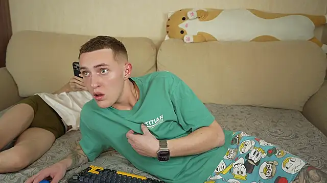 crazybottom99 online show from October 2025 05:23:01 PM