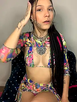 Snapshot of nickelfie chatting on October 2025 10:35:02 AM nickelfie online show from October 2025 10:35:02 AM