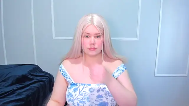  leana  online show from December 2025 07:57:01 PM