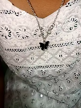 Snapshot of Miss_ii0 chatting on February 2025 01:37:01 AM Miss ii0 online show from February 2025 01:37:01 AM