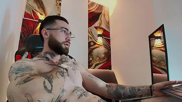 Snapshot of Luke_davis01 chatting on November 2025 01:15:01 PM Luke davis01 online show from November 2025 01:15:01 PM