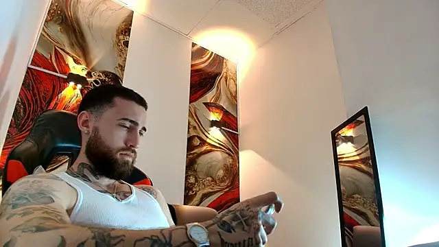 Luke davis01 online show from April 2026 01:15:01 PM