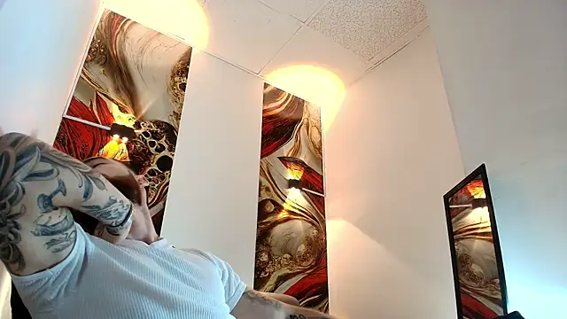 Luke davis01 online show from April 2026 01:06:02 PM