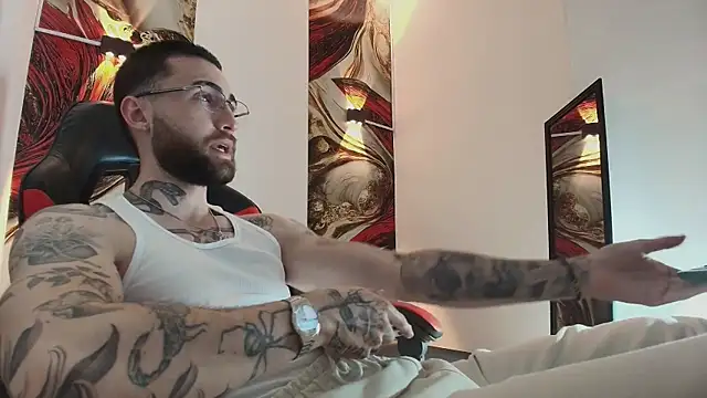 Luke davis01 online show from December 2025 01:15:01 PM