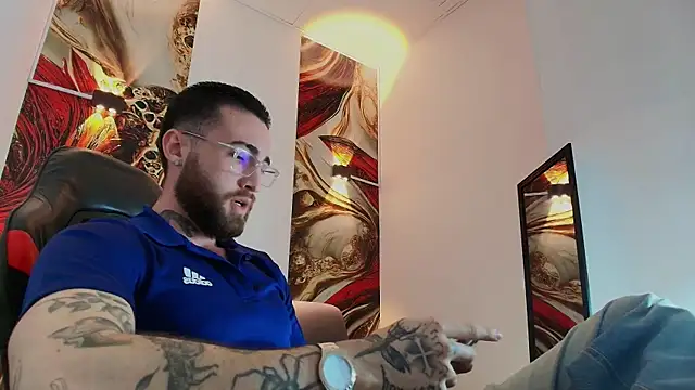 Snapshot of Luke_davis01 chatting on November 2025 02:42:01 PM Luke davis01 online show from November 2025 02:42:01 PM