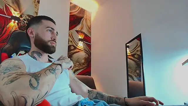 Snapshot of Luke_davis01 chatting on November 2025 01:15:02 PM Luke davis01 online show from November 2025 01:15:02 PM