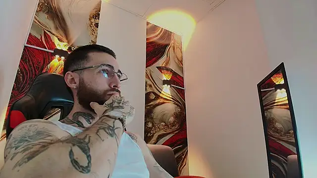 Snapshot of Luke_davis01 chatting on November 2025 01:11:02 PM Luke davis01 online show from November 2025 01:11:02 PM