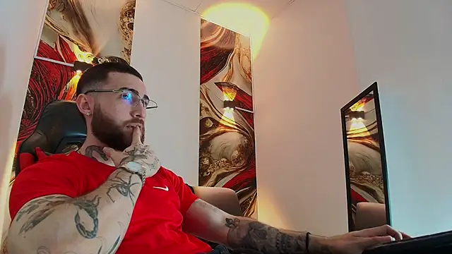 Snapshot of Luke_davis01 chatting on November 2025 01:11:01 PM Luke davis01 online show from November 2025 01:11:01 PM