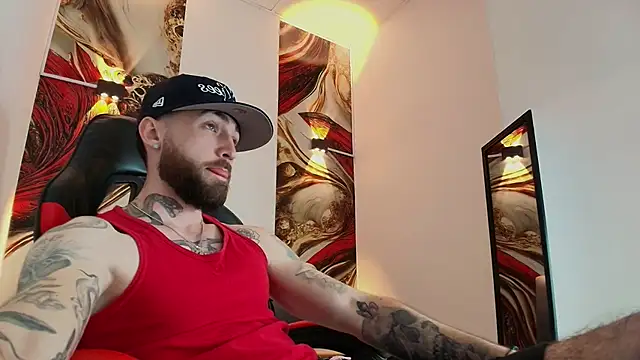 Snapshot of Luke_davis01 chatting on November 2025 01:05:02 PM Luke davis01 online show from November 2025 01:05:02 PM