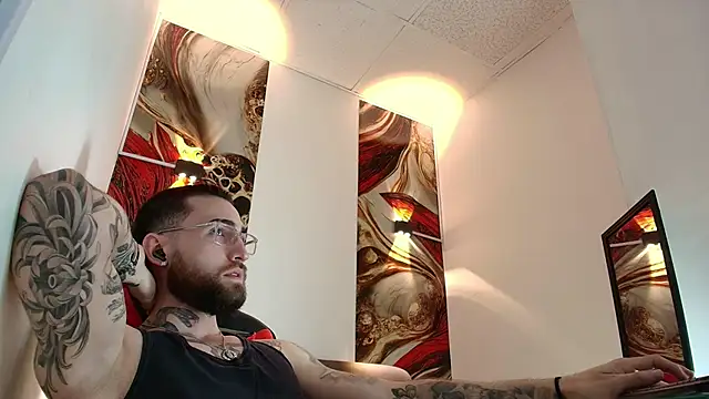 Luke davis01 online show from March 2026 01:04:02 PM