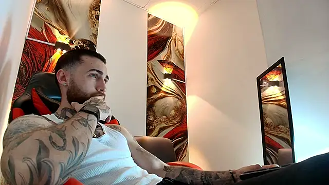 Luke davis01 online show from April 2026 01:07:02 PM