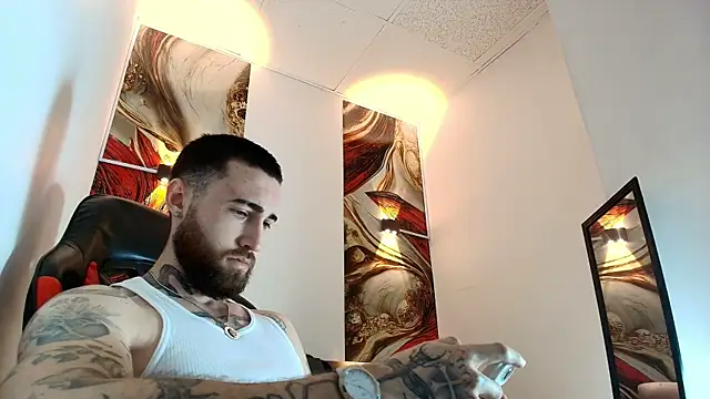 Luke davis01 online show from April 2026 01:09:02 PM