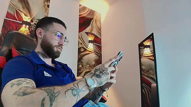 Snapshot of Luke_davis01 chatting on November 2025 01:15:02 PM Luke davis01 online show from November 2025 01:15:02 PM