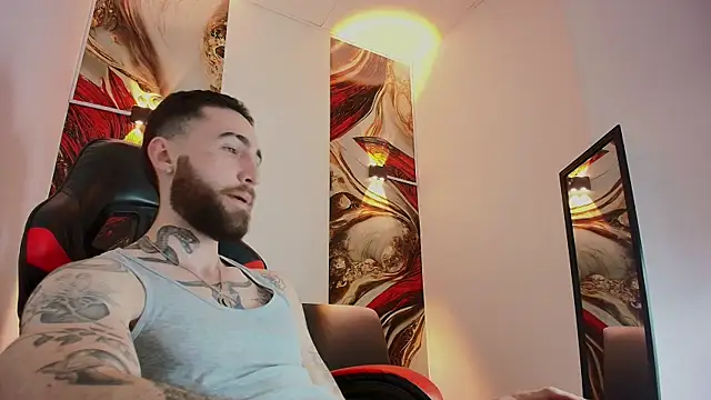 Snapshot of Luke_davis01 chatting on October 2025 01:21:01 PM Luke davis01 online show from October 2025 01:21:01 PM