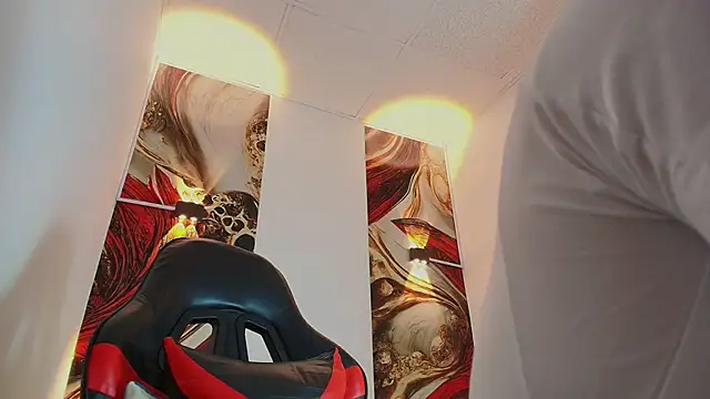 Snapshot of Luke_davis01 chatting on November 2025 01:10:02 PM Luke davis01 online show from November 2025 01:10:02 PM