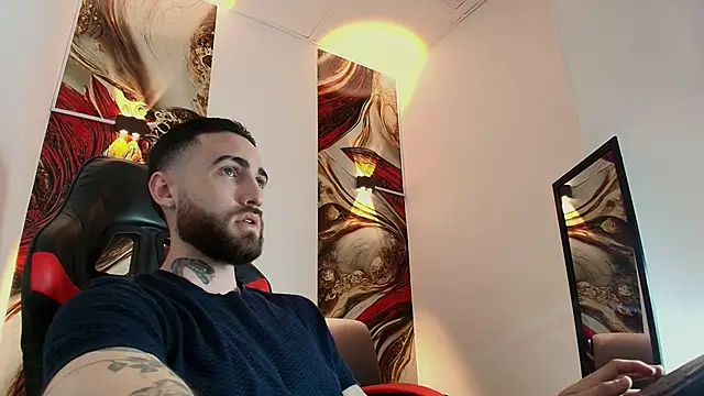 Snapshot of Luke_davis01 chatting on October 2025 01:21:02 PM Luke davis01 online show from October 2025 01:21:02 PM