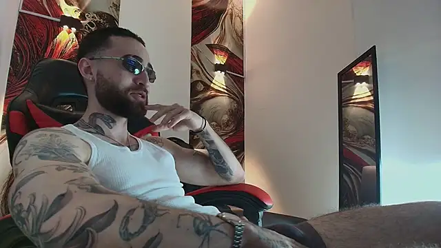 Snapshot of Luke_davis01 chatting on December 2025 01:39:02 PM Luke davis01 online show from December 2025 01:39:02 PM