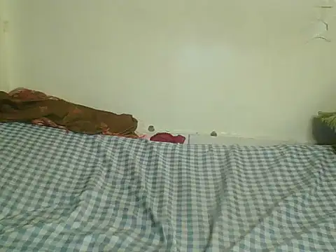 Snapshot of SweetLeona chatting on October 2025 04:58:01 AM SweetLeona online show from October 2025 04:58:01 AM