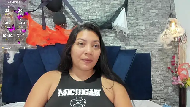 Snapshot of Sophia_Brunett chatting on October 2025 12:04:01 PM Sophia Brunett online show from October 2025 12:04:01 PM