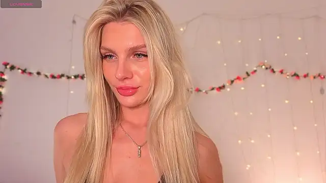 Nicole Hampton online show from March 2026 06:35:04 PM