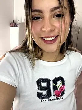 Cloee Rainbow1 online show from November 2025 02:05:01 PM