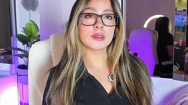 Cloee Rainbow1 online show from May 2026 11:53:01 AM