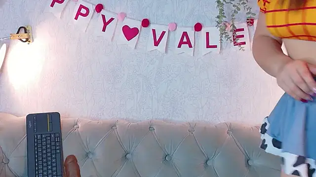 Cloee Rainbow1 online show from February 2026 12:05:01 PM