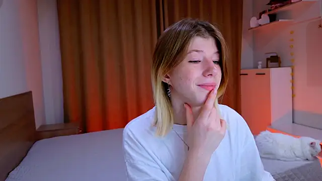 Bella amory online show from November 2025 03:06:02 PM