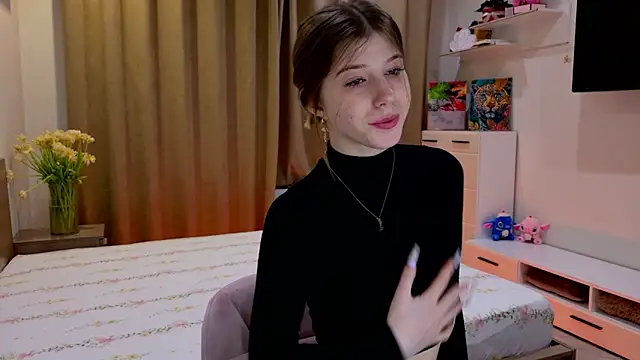 Bella amory online show from February 2026 06:09:01 PM