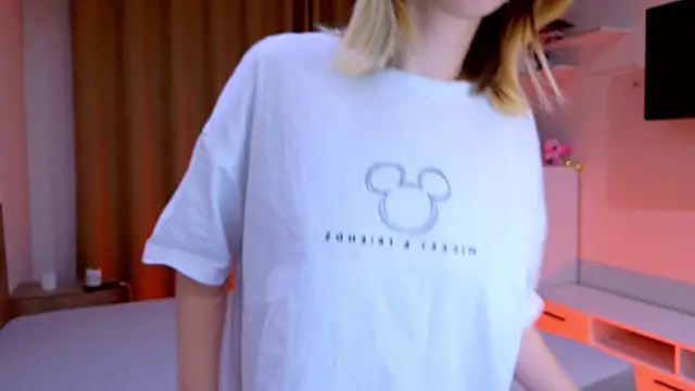 Bella amory online show from November 2025 02:53:01 PM