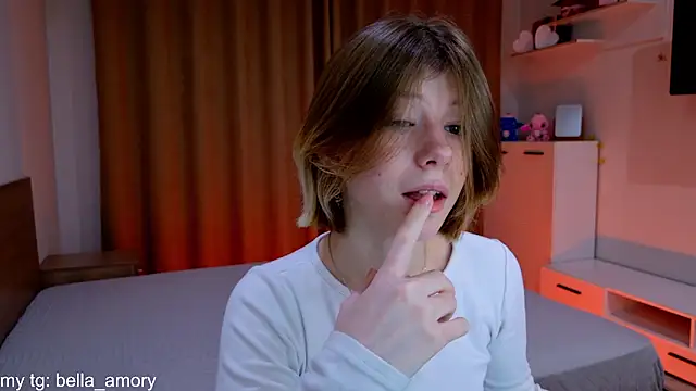 Bella amory online show from December 2025 07:59:02 PM