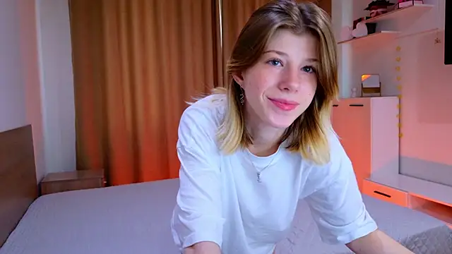 Bella amory online show from October 2025 12:02:01 PM